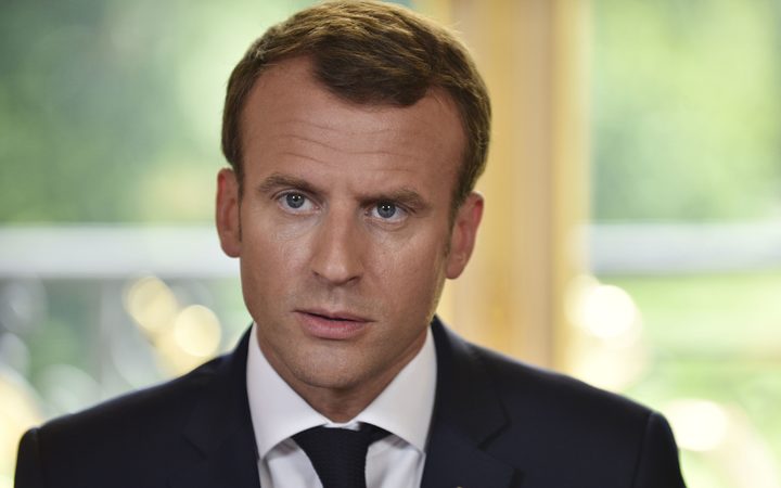 French transport strike brings Christmas Eve woe
