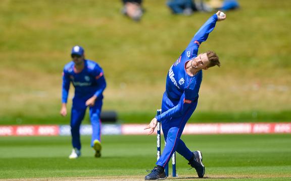 Lockie Ferguson playing for Auckland.