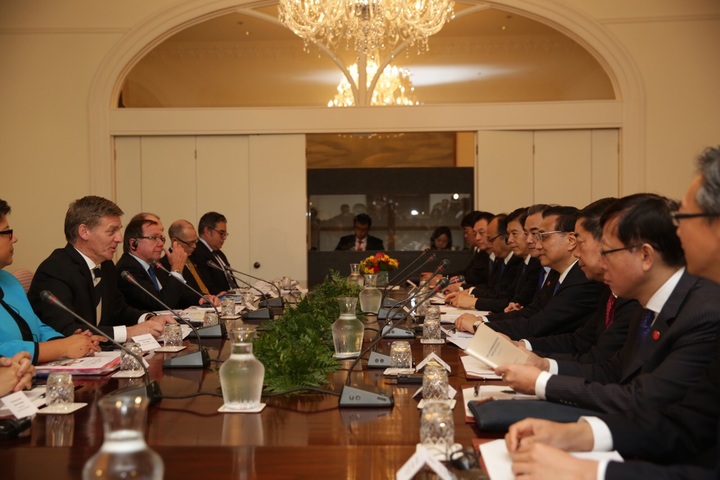     Prime Minister Bill English and officials meeting Chinese Premier Li Keqiang