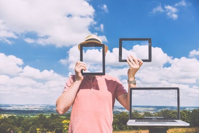 Tech use (Pexels.com Public Domain)