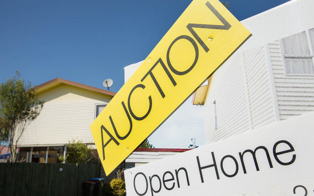 House price growth slows for fifth consecutive month thumbnail