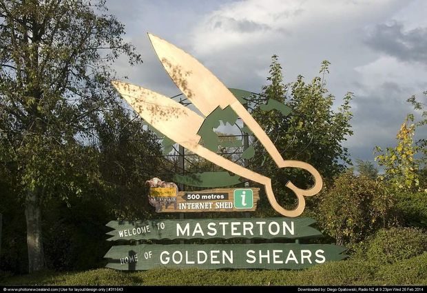 Golden shears sign in Masterton.