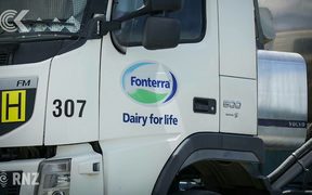 Fonterra forecasts payout will drop by up to 50 cents a kg