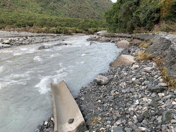 Damage to the Fox Glacier access road from a landslide.