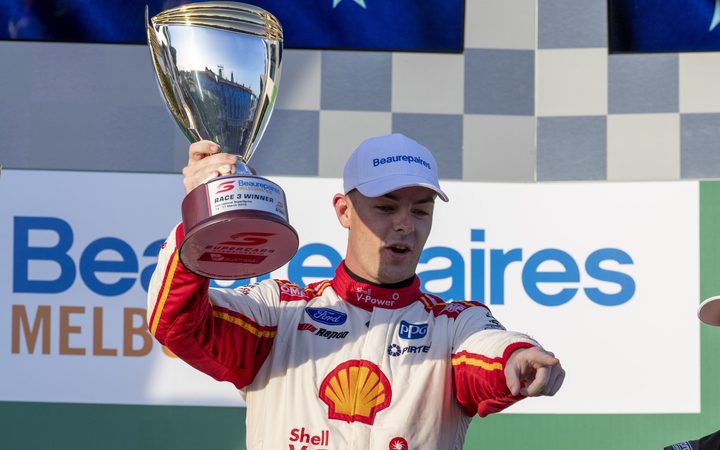 Supercars driver Scott McLaughlin wins race 1 of the Beaurepaires Melbourne 400