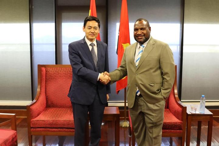 Papua New Guinea's prime minister James Marape meeting with China's Ambassador, Xue Bing, in Port Moresby. 6 August, 2019