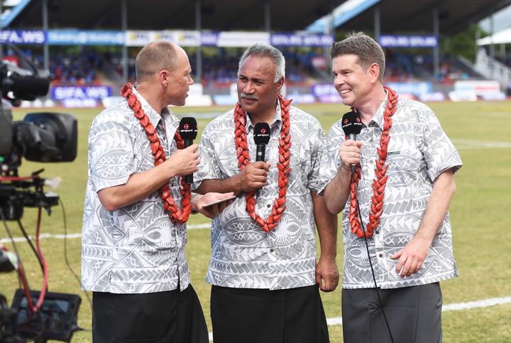 Fauono Ken Laban (c) with Jeff Wilson and John Campbell during the Manu Samoa vs All Blacks test in Apia in 2015.
