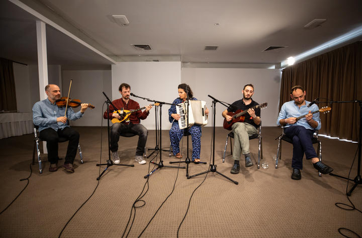 Rebetien live performance at the Autolodge