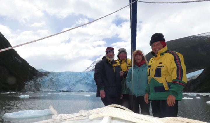 Yacht Kiwi Dream Crew at Garabaldi Glacier