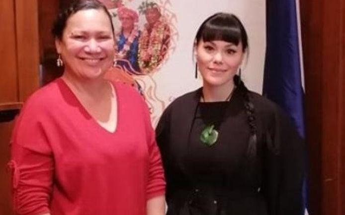 High Commissioner Elizabeth Wright-Koteka (L), in Wellington, welcomes Tui Dewes, named today as New Zealand's High Commissioner to Cook Islands.