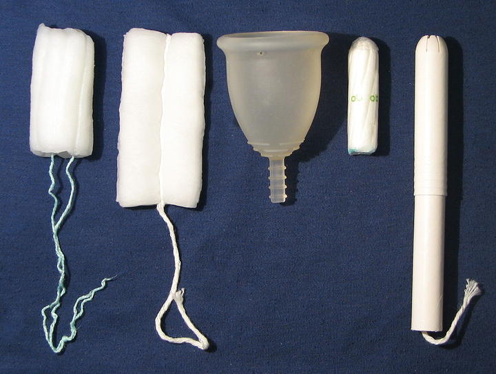  Fleurcup menstrual cup (large size); Super digital tampon; Regular applicator tampon