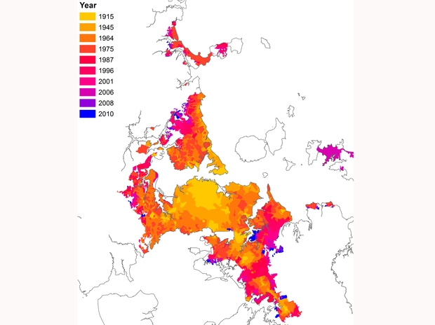 Increasing urban extension from 1915 to 2010, with recent development clear in the north and south of the region.