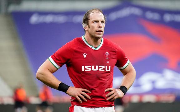 Alon Wayne Jones de Gales después de perder ante Francia 2021.