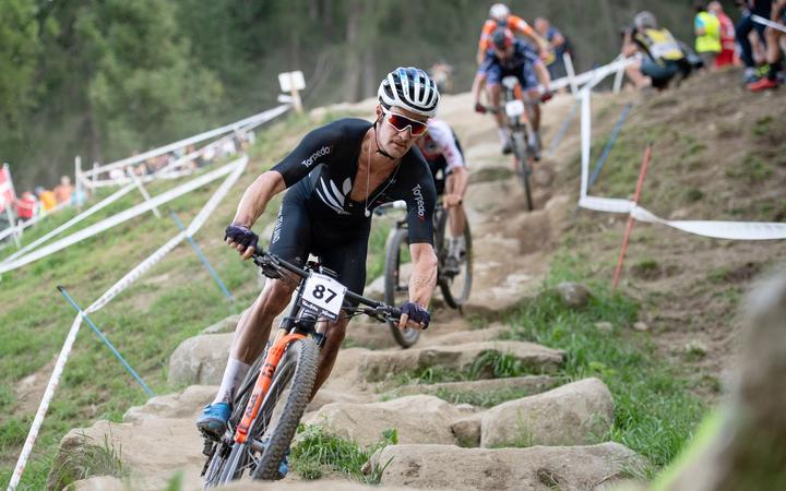 Championnats du Monde MTB UCI 2021 - Bike Park Val di Sole, Commezzadura, Italie - Samuel Gaze de Nouvelle-Zélande lors de la course de cross-country élite hommes