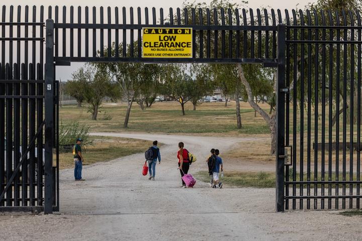 Las autoridades estadounidenses se apresuran a deportar a haitianos en la frontera con México