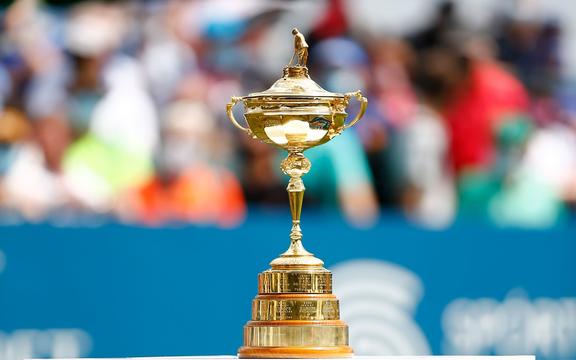 Uitzicht op de Ryder Cup-trofee 