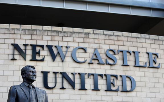 St James' Park, Newcastle upon Tyne, Statue de Sir Bobby Robson.