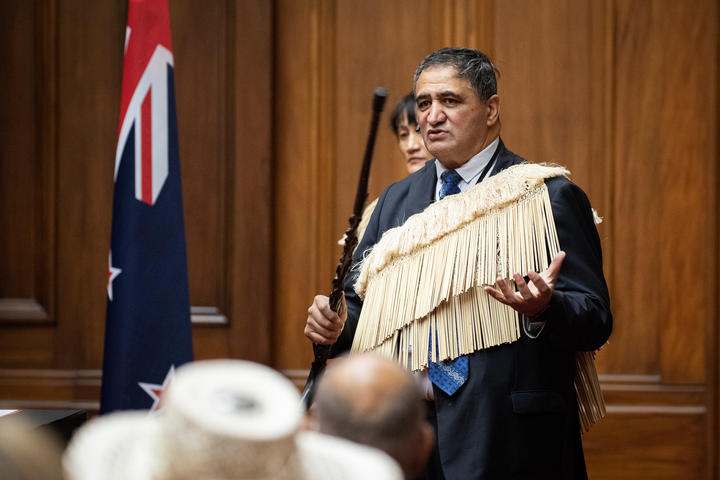 Kura Moeahu, Parliament's Tumu Whakarae offers a mihi whakatau. Behind him is Alisiha Mansell who will join him in a waiata.