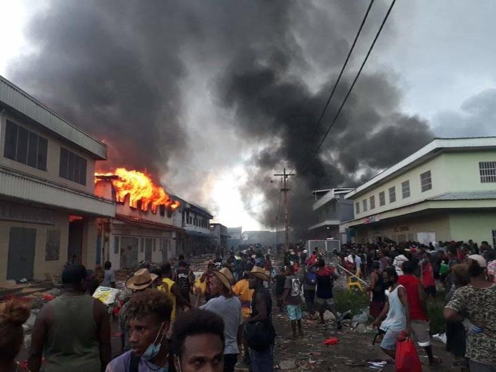 Thursday saw more looting and burning in the Solomon Islands capital Honiara as local police were overwhelmed by angry mobs. November 2021