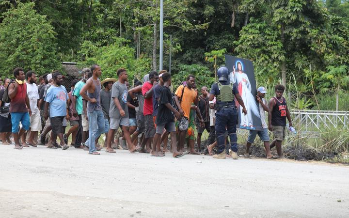 Manifestation pacifique des habitants de la communauté à Honiara