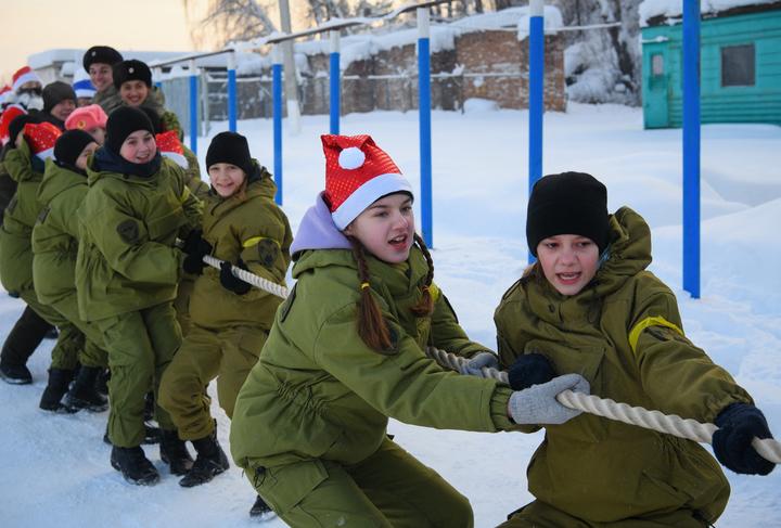 Los estudiantes de la clase de especialistas de la Guardia Nacional rusa pasan el invierno 