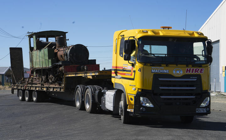The 1880 D Class locomotive arrives at Invercargill on Friday.