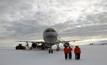 An RNZAF Boeing 757 on the runway in Antarctica.