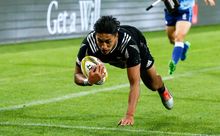 Rieko Ioane scores a try in the All Black Sevens win over England in Wellington 2015.