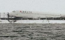 LaGuardia plane crash