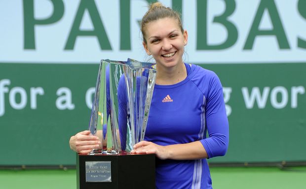 Simona Halep accepts the Indian Wells trophy, 2015.