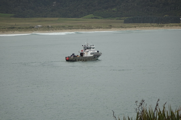 A police dive squad boat at Curio Bay 