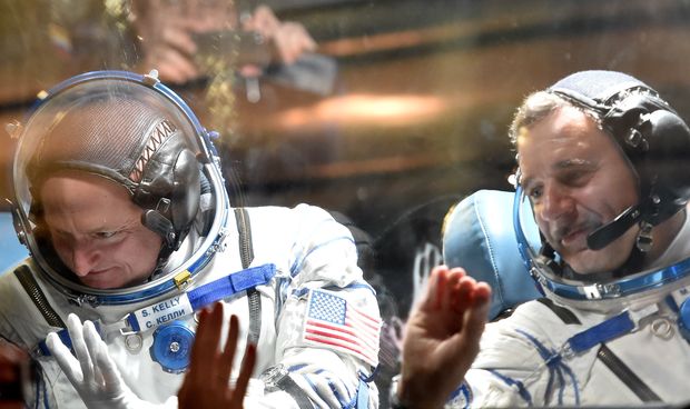 US astronaut Scott Kelly and Russian cosmonaut Mikhail Kornienko 