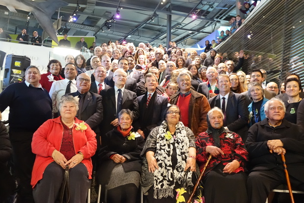 Taranaki iwi members pose with the Crown negotiating team.