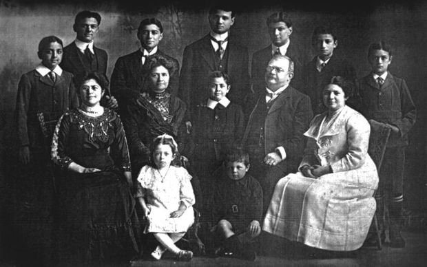 Gustav and Louise with their family 1912
