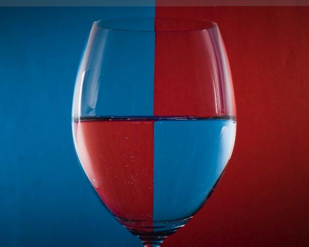 Quadrant Wine Glass 