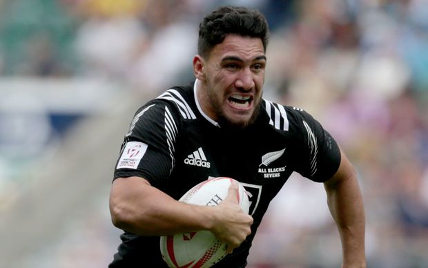Teddy Stanaway playing for the New Zealand sevens team.