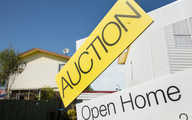 Housing market &#39;insane&#39; for buyers, but realtor says &#39;job is to get best  price&#39; | RNZ News
