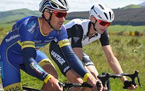 Olympic medallists Hayden Roulston and Hamish Bond (right) on the Tour of Southland.