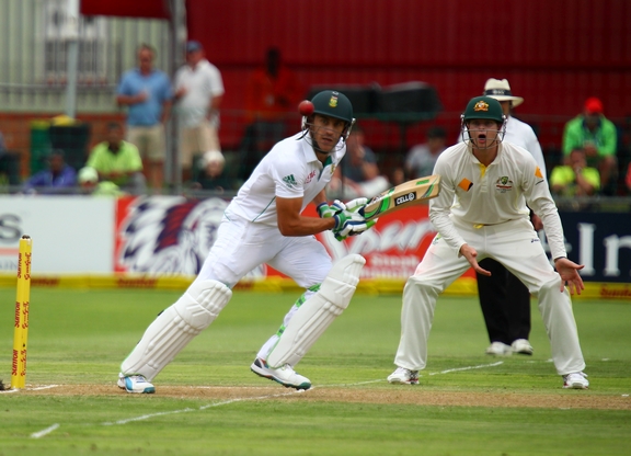 Faf du Plessis plays a shot during 2014 Test against Australia