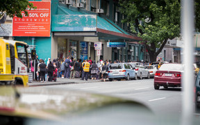 The line outside the Auckland City Mission. 19 December 2016.