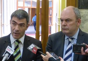 Steven Joyce, right, with Minister for Primary Industries Nathan Guy.