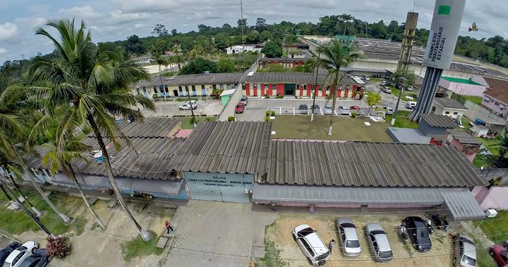 Relatives near of Anisio Jobim Penitentiary Complex, in Manaus, Amazonas, Brazil, where at least 60 prosioners died during a prison riot involving two gangs at on January 2, 2017.