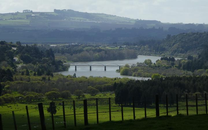 A bridge over the Waikato River near Tuakau.