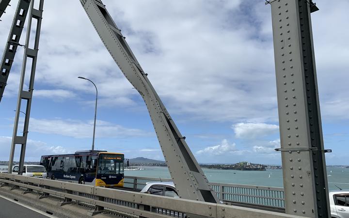 Damage on Auckland Harbour Bridge, 9 September