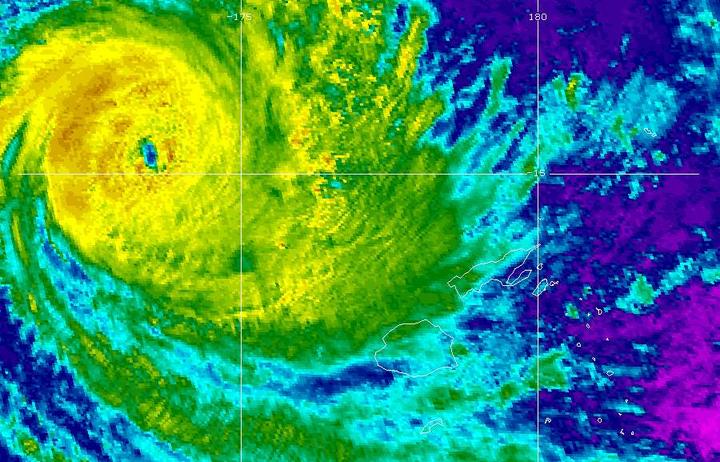 Cyclone Yasa Now A Category Five Storm With Gusts Up 280km H Rnz News