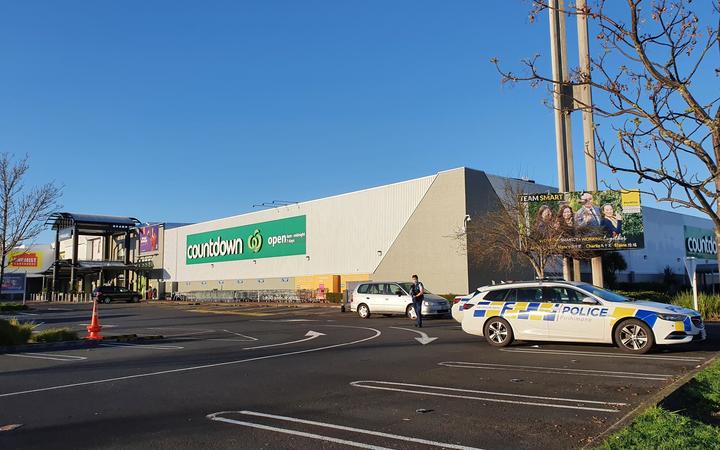 Police at LynnMall, New Lynn, Auckland - 4 September 2021