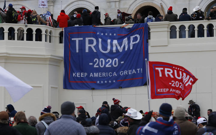 Photo of Trump poursuit le comité de la Chambre enquêtant sur l’attaque du 6 janvier contre le Capitole