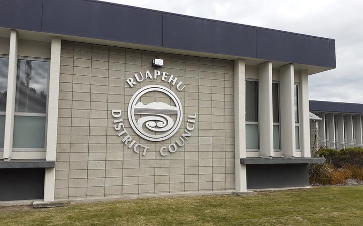 Ruapehu District Council is proposing a sinking lid policy to help combat the negative social impacts of problem gambling in the district.