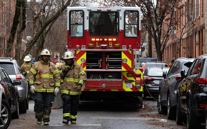 Christmas Tree Philadelphia 2022 Us Apartment Fire That Killed 12 Caused By Ignited Christmas Tree -  Official | Rnz News