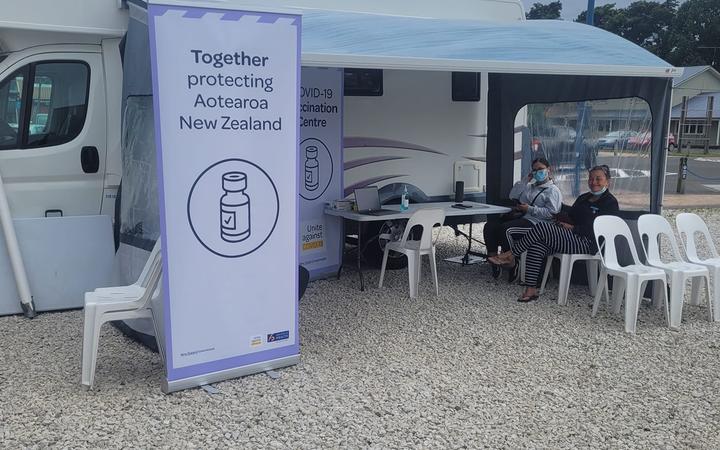 Ngāti Rangi iwi entity Ngā Waihua o Paerangi Trust sets up its rapid response mobile clinic in Ohakune. 